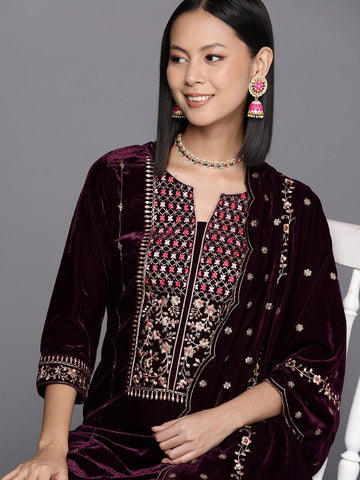 Varanga Floral Embroidered Zari Regular Velvet Kurta with Trousers & Dupatta